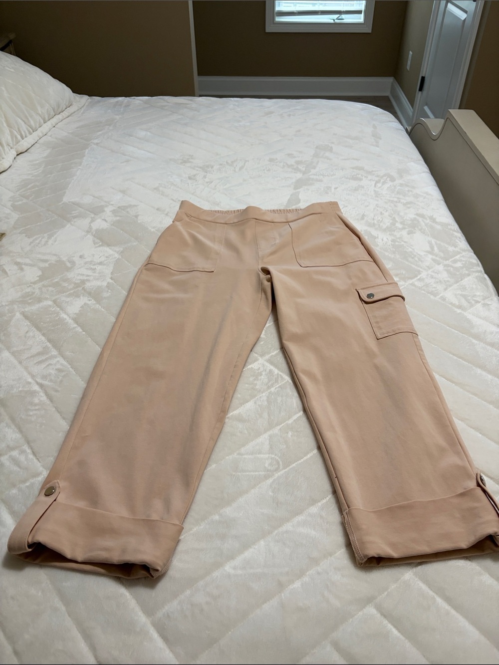 Susan Graver Stretch Twill Cargo Pull-On Pants Women's Beige Capris